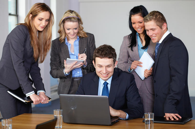 即时零售赛道阿里向大消费平台转型的必经之路